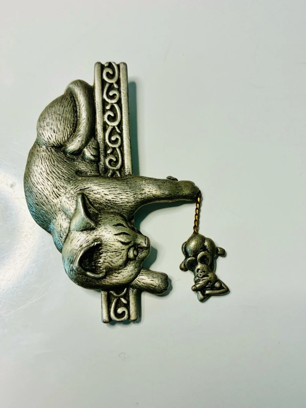 VTG Cat Brooch in Silver Tone with Dangling Mouse Charm Business Casual